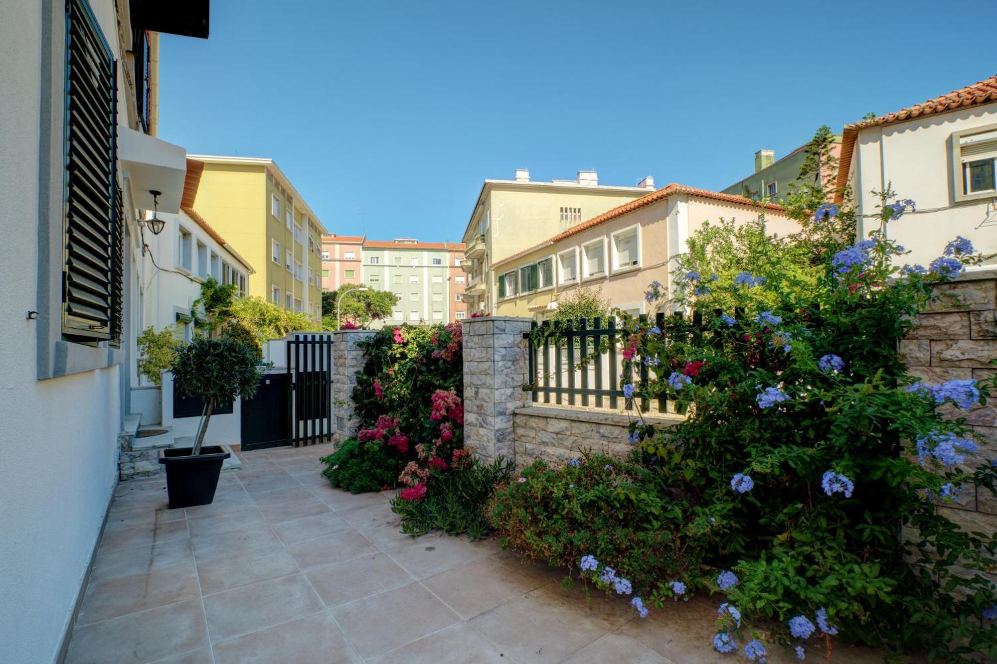 Comfortable Town House In Quiet Area By Lovelystay Lisboa Exterior foto